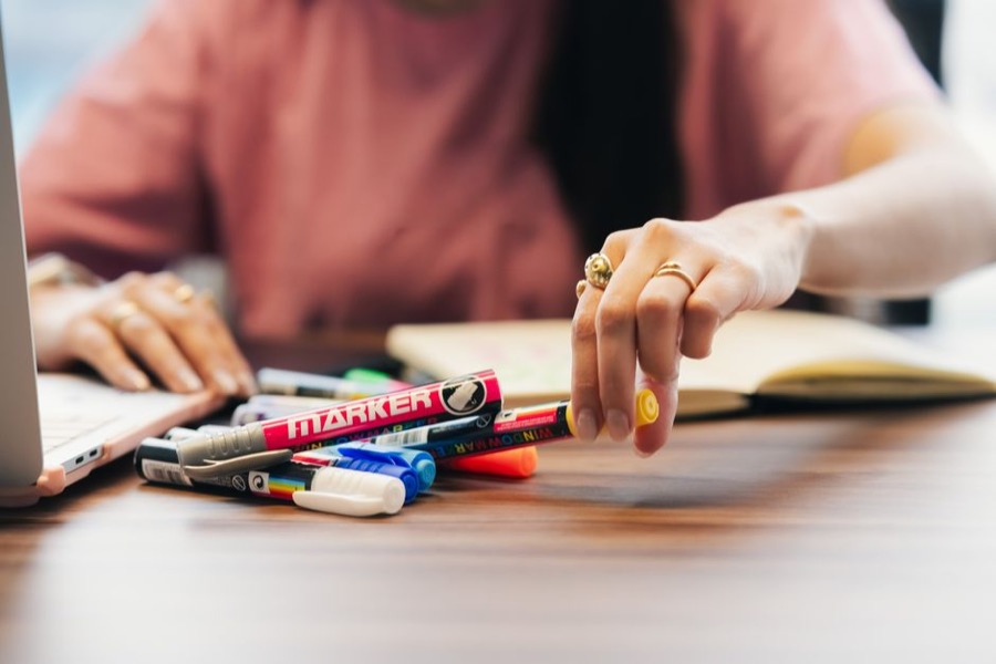 Fine-tip dry erase markers