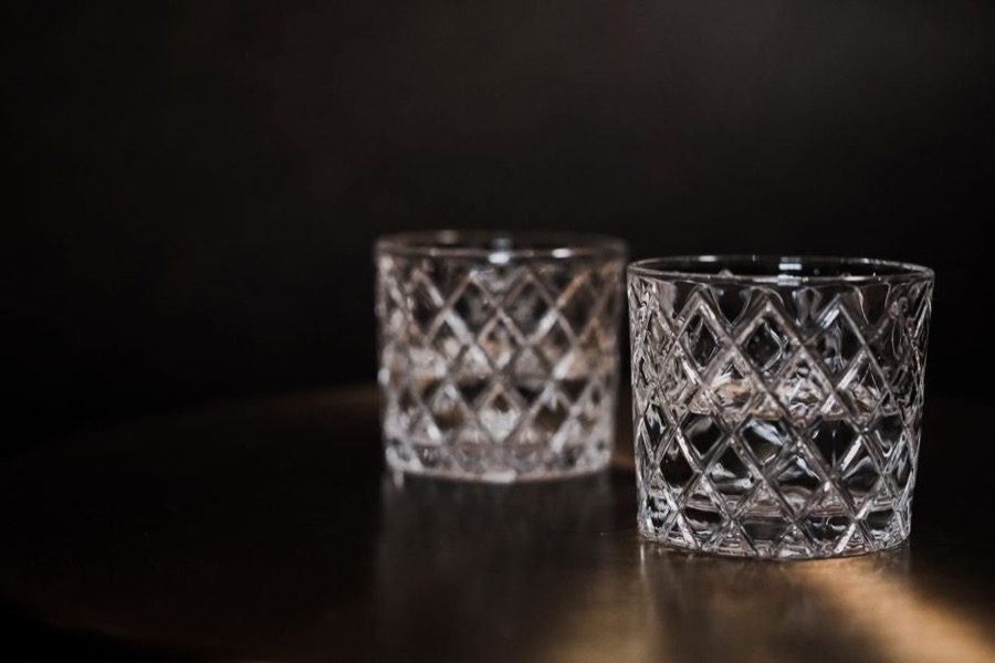 Whiskey glasses & stones